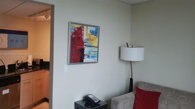 1411 - 2670 E Sunrise Blvd, Condo with 1 bedrooms, 1 bathrooms and null parking in Fort Lauderdale FL | Image 5