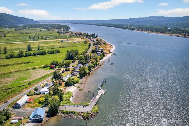 Aerial view upriver on the Columbia towards Longview and Portland. | Image 5