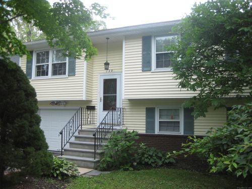 130 Mulberry St, Stamford, CT, 06907-1717 | Card Image