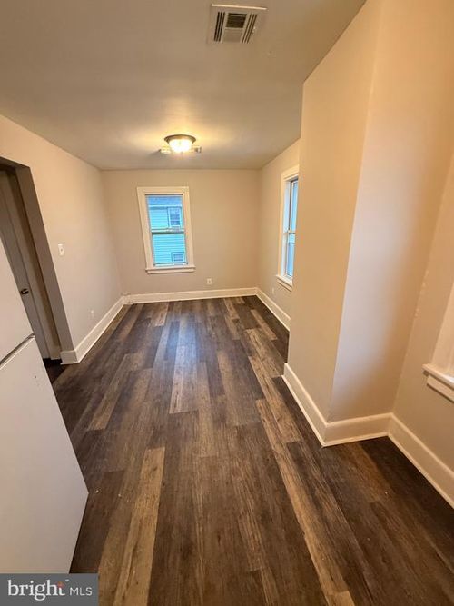 7911 Park Ave, Pennsauken, NJ, 08109-3538 | Card Image