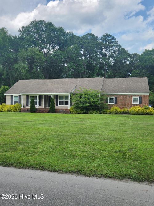 102 Pine St, Washington, NC, 27889-9514 | Card Image