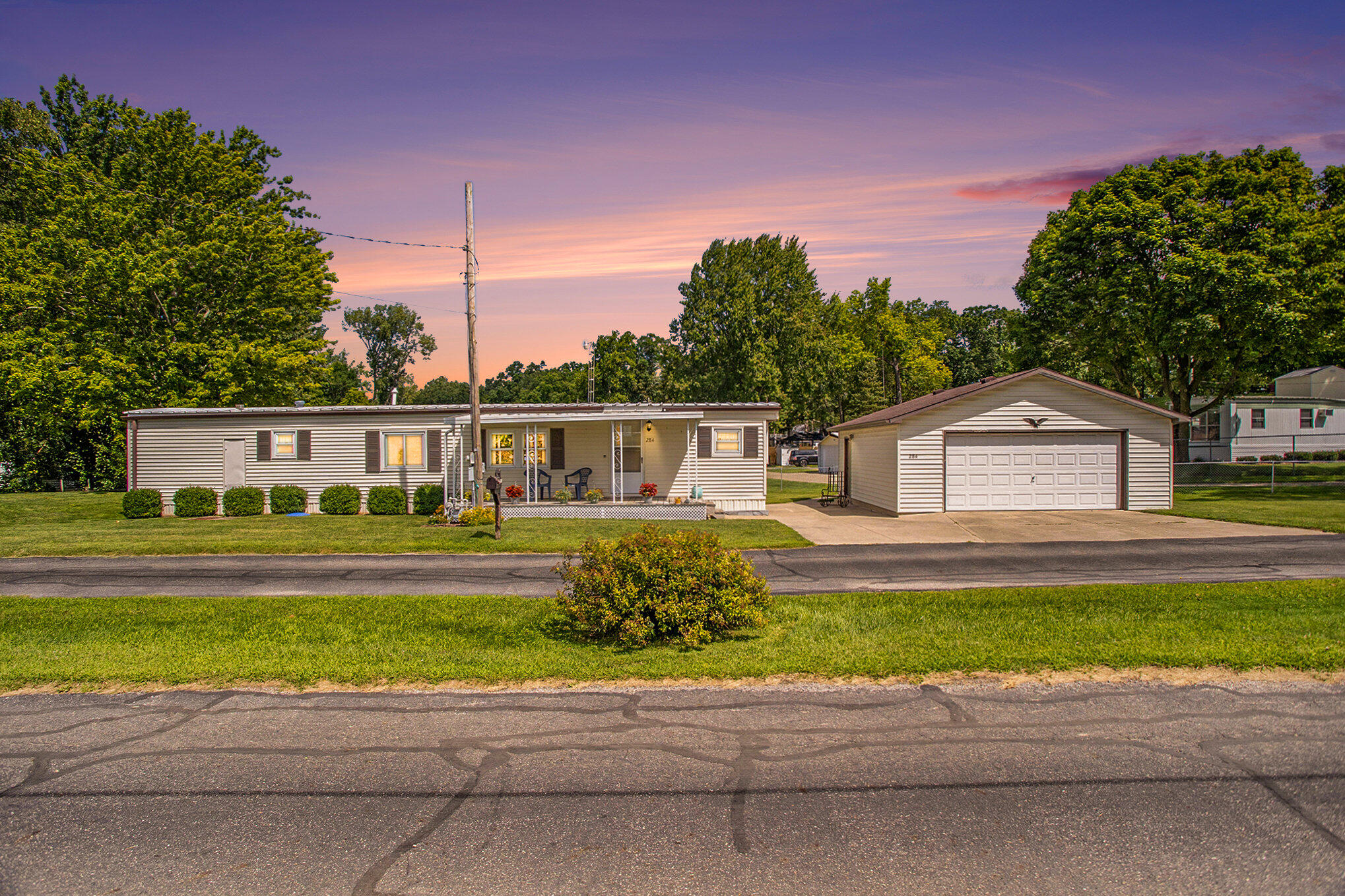 Paradise Island Dr, Coldwater, MI 49036