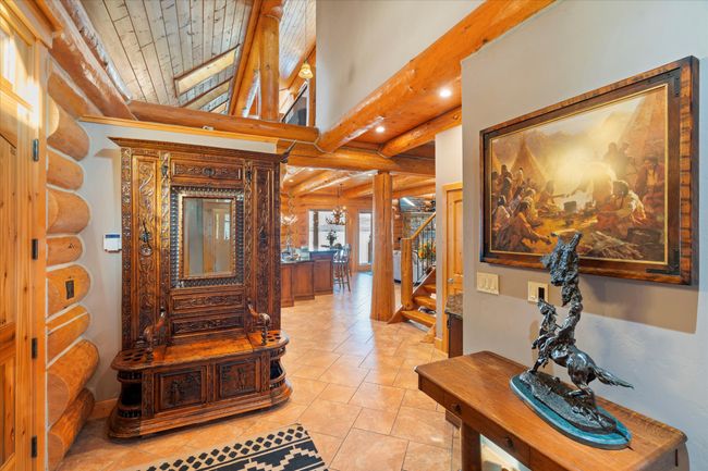Entry way main level. | Image 23