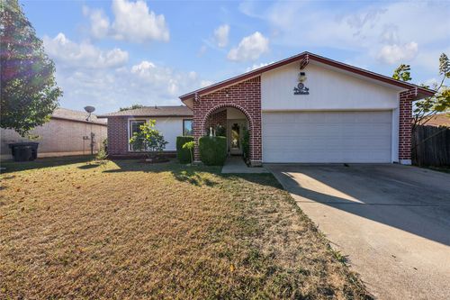7108 Southridge Trl, Fort Worth, TX, 76133-7123 | Card Image