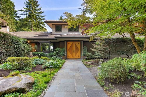 11044 Ne Boulder Pl, Bainbridge Island, WA, 98110-3166 | Card Image