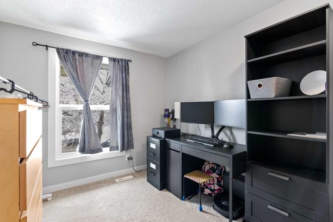 719 Whitehill Way Ne, Home with 3 bedrooms, 1 bathrooms and 2 parking in Calgary AB | Image 23