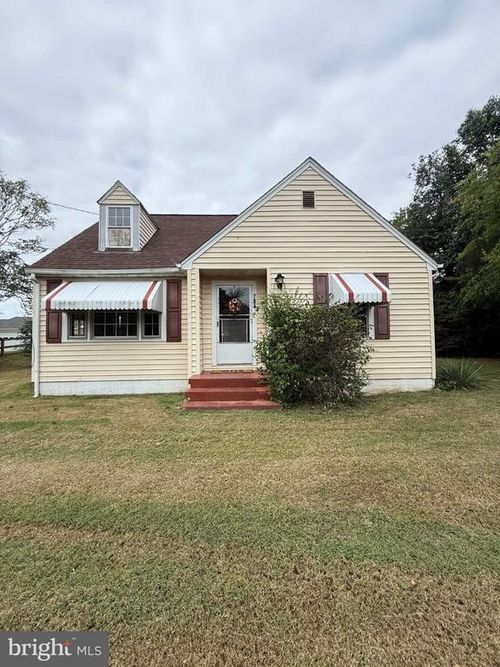 704 Henderson St, FREDERICKSBURG, VA, 22405-1323 | Card Image