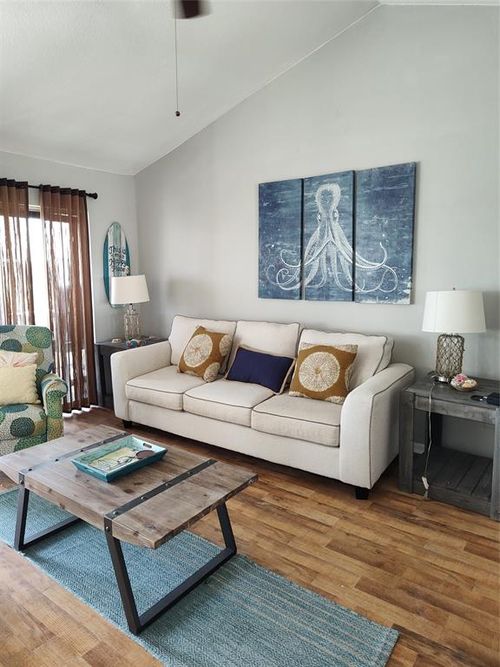 apt-213-500 Tiki Dr, Tiki Island, TX, 77554-7154 | Card Image