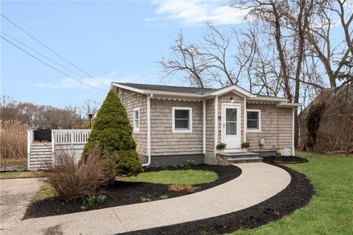99 River Vue Ave, Warwick, RI, 02889-4717 | Card Image