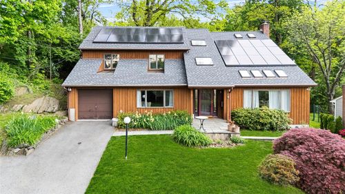 8 Wolf Rd, Croton-On-Hudson, NY, 10520-1922 | Card Image