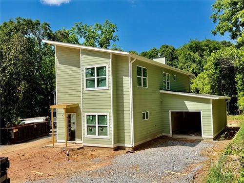 1451 E Broad St, Athens, GA, 30601-3363 | Card Image