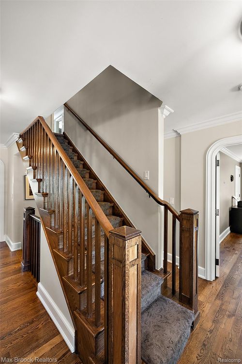 537 Pleasant St, Birmingham, MI, 48009-4437 | Card Image