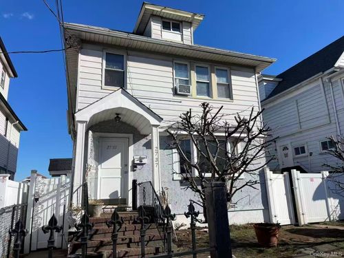 27-37 Curtis St, Flushing, NY, 11369-1931 | Card Image