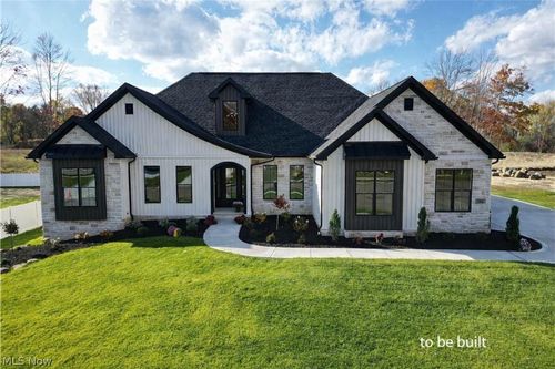 6579 Hathaway Rd, Valley View, OH, 44125-4760 | Card Image