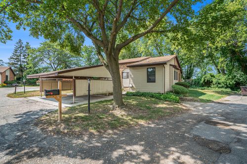 2641 Chatham Woods Dr Se, Grand Rapids, MI, 49546-6762 | Card Image