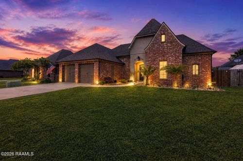207 Cane Creek Dr, Broussard, LA, 70518-7765 | Card Image