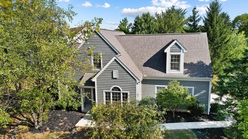 8412 Greenside Dr, Dublin, OH, 43017-8461 | Card Image