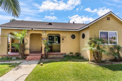 5230 Lavinia Ave, Lynwood, CA, 90262-4651 | Card Image