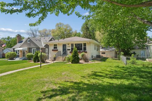 2723 Mcnair Dr N, Robbinsdale, MN, 55422-3737 | Card Image