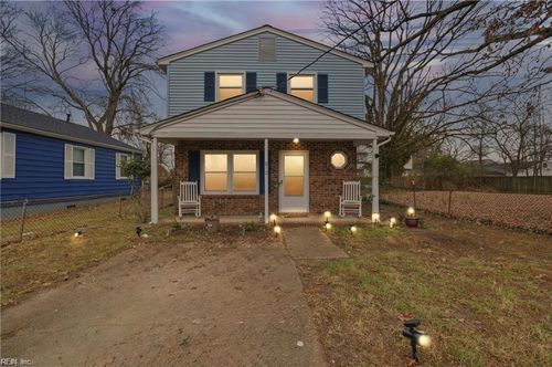 812 Ridgeway Ave, Hampton, VA, 23661-1109 | Card Image