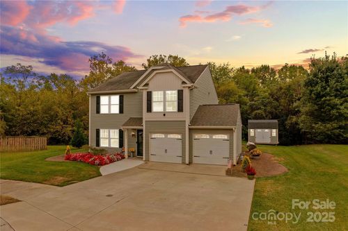 1474 Winter Dr, Statesville, NC, 28677-3595 | Card Image