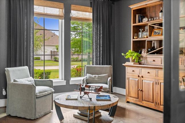 Study offers large windows out to the front | Image 14