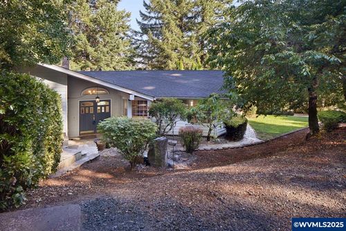 7995 Nw Hope Dr, Corvallis, OR, 97330-2713 | Card Image