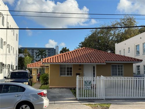 1126 Nw 3rd St, Miami, FL, 33128 | Card Image