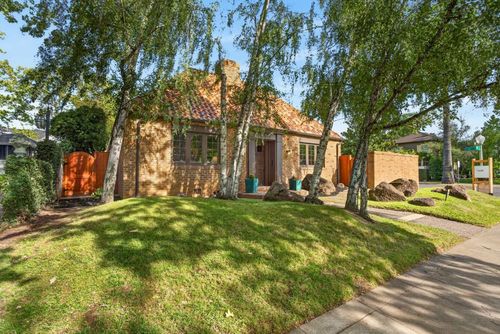 945 44th St, Sacramento, CA, 95819-3405 | Card Image
