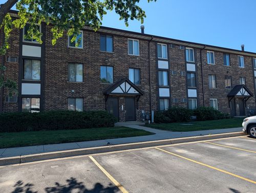 7-1003 Centurion Ln, Vernon Hills, IL, 60061-1148 | Card Image