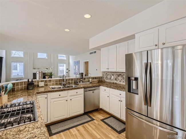 4304 S Hampton Cir, House other with 5 bedrooms, 4 bathrooms and 3 parking in Boulder CO | Image 4
