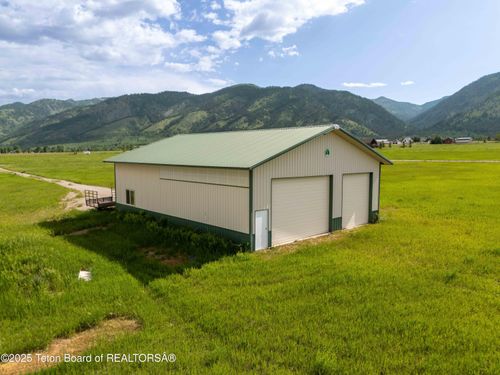 577 Shooting Star Dr, Grover, WY, 83122 | Card Image