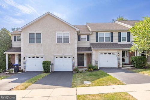 135 Fairway Dr, TRAPPE, PA, 19426-2152 | Card Image