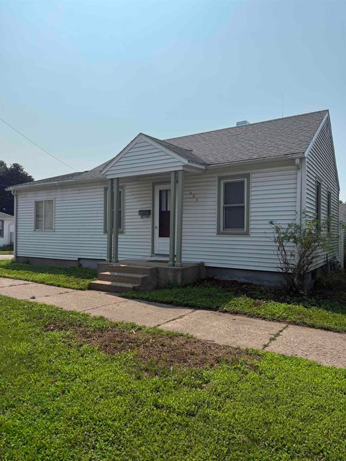 301 N Beaumont Rd, Prairie Du Chien, WI, 53821-1406 | Card Image