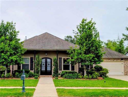 313 Lac Cypriere Dr, Luling, LA, 70070-7200 | Card Image