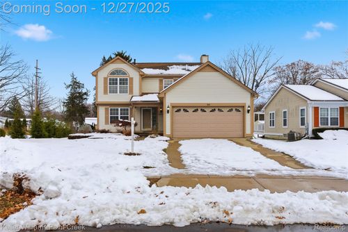 833 Huntclub Blvd, Auburn Hills, MI, 48326-3685 | Card Image