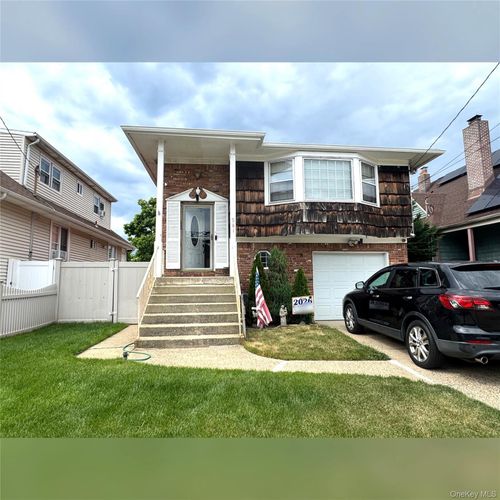 981 Mckinley Street, Hempstead, NY, 11510 | Card Image