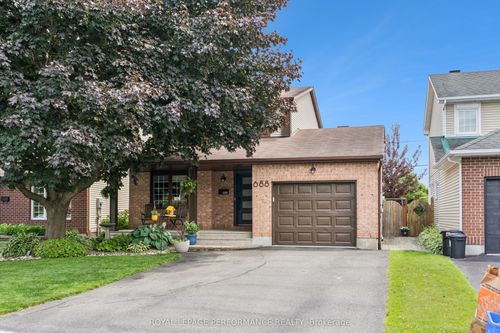 688 Thicket Way, Orléans, ON, K4A3B2 | Card Image