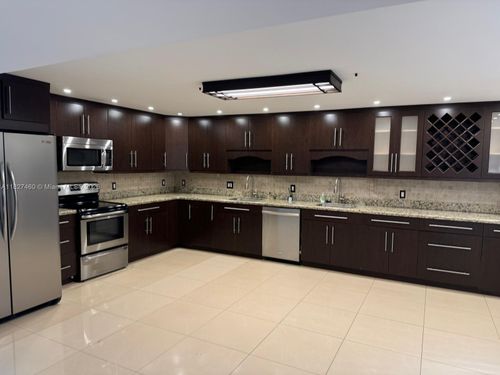 8-20401 Ne 30th Ave, Aventura, FL, 33180-1547 | Card Image