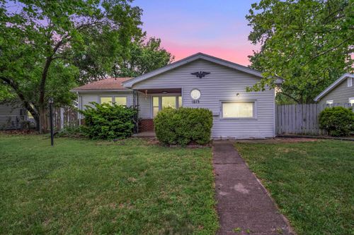 1613 E 10th St, Newton, KS, 67114-2515 | Card Image