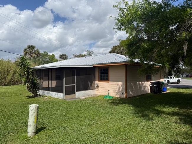 4880 Se 44 Th St, House other with 2 bedrooms, 2 bathrooms and null parking in Okeechobee FL | Image 5