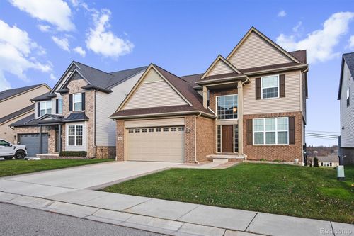 4882 E Stonegate Cir, Lake Orion, MI, 48359-1405 | Card Image