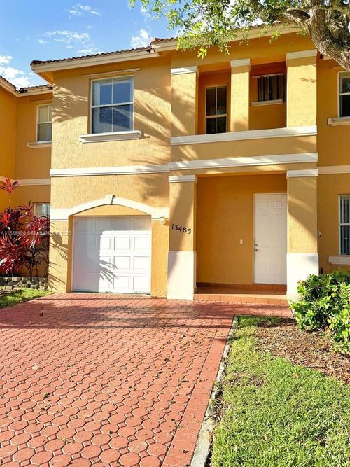13485 Nw 9th Ct, Pembroke Pines, FL, 33028-3150 | Card Image