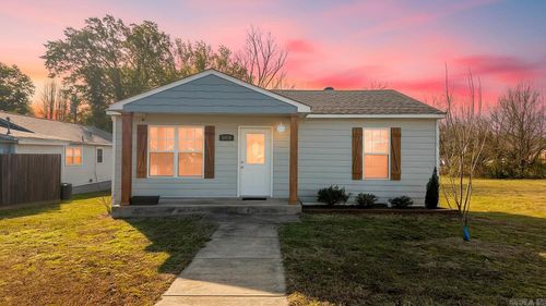 1824 Seifert Dr, Poplar Bluff, MO, 63901-2570 | Card Image