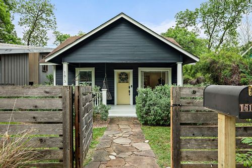 a-1613 Garden St, Austin, TX, 78702-5471 | Card Image