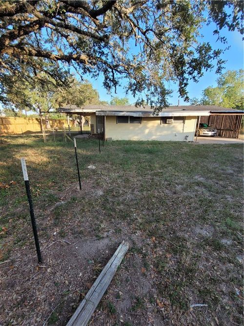 125 Harbor Cir, Mathis, TX, 78368-4039 | Card Image