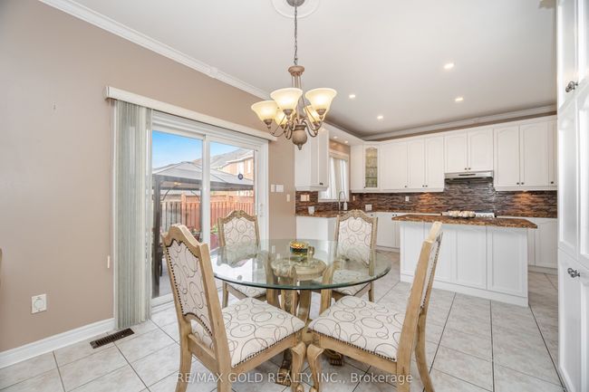 5 Summershade St, House other with 7 bedrooms, 5 bathrooms and 4 parking in Brampton ON | Image 5