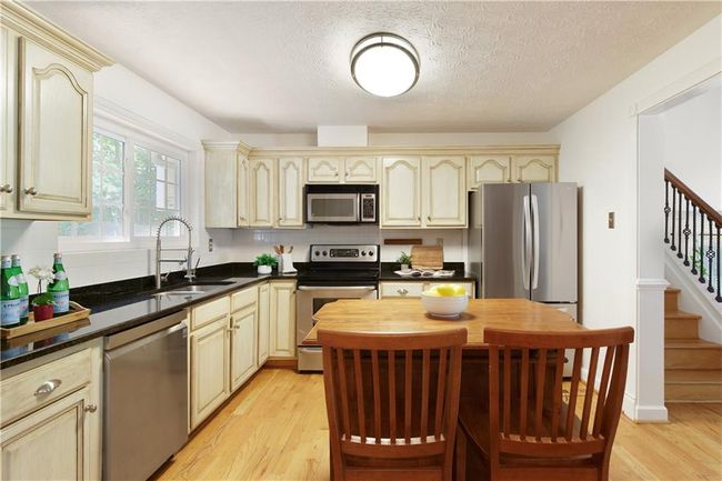 9685 Cone Ct, House other with 3 bedrooms, 3 bathrooms and null parking in Roswell GA | Image 8