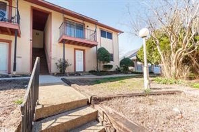 5742 Marina Dr, Townhouse with 3 bedrooms, 2 bathrooms and null parking in Garland TX | Image 8