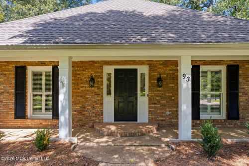 93 Napa Valley Cir, Madison, MS, 39110-8821 | Card Image